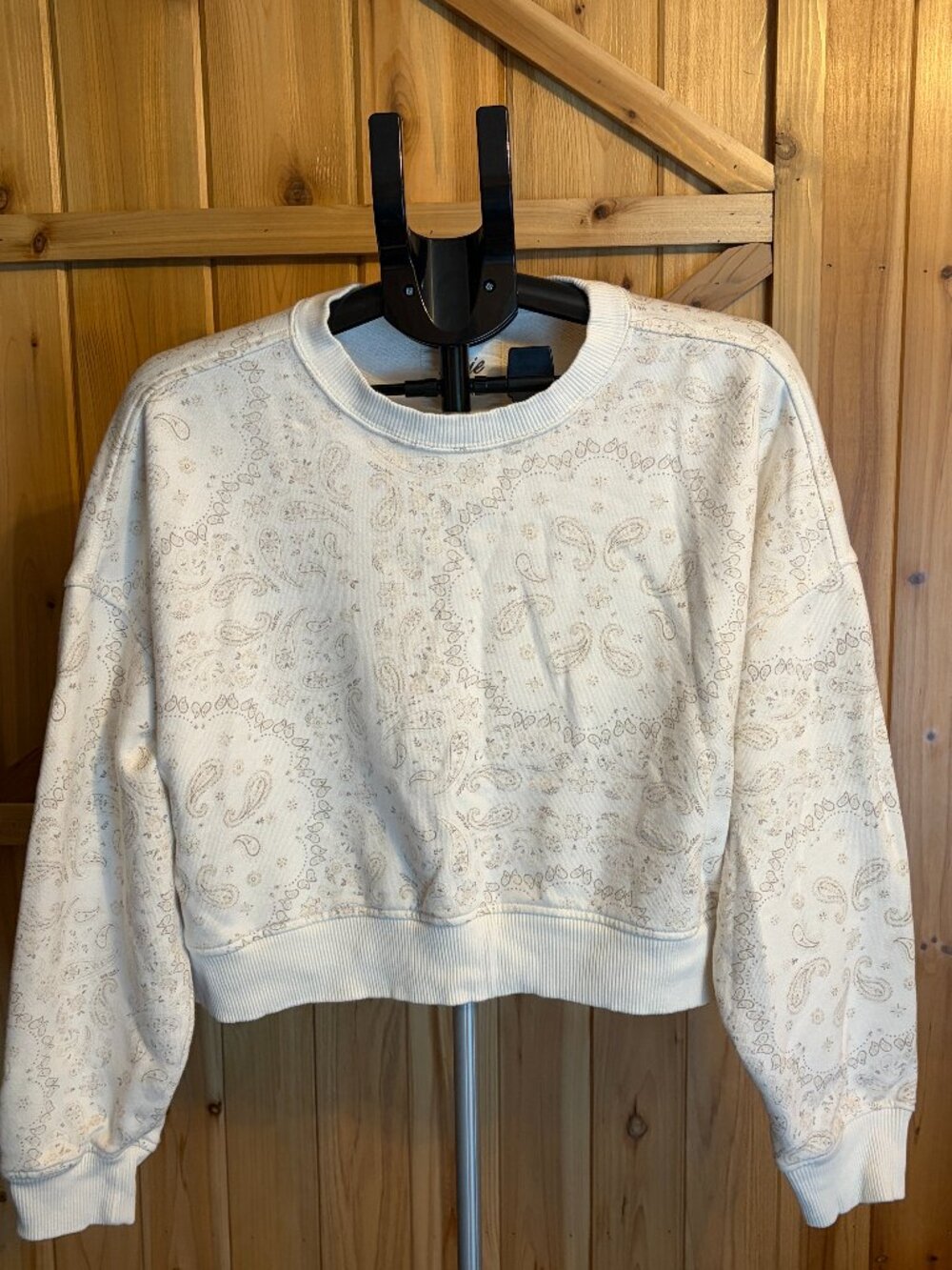 Aerie Ivory Paisley "The Chill" Cropped Crew Sweatshirt & Shorts Co-ord SZ Small - Picture 2 of 6